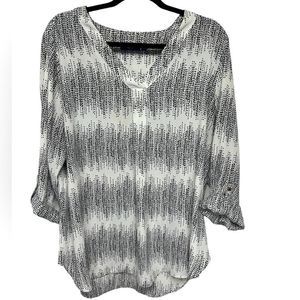 Black & White Patterned V-Neck Women's Blouse